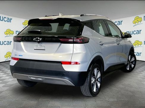 Used 2023 Chevrolet Bolt EUV LT w/ Convenience Package FWD image 6