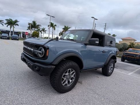 Certified 2025 Ford Bronco Badlands AWD/4WD image 3