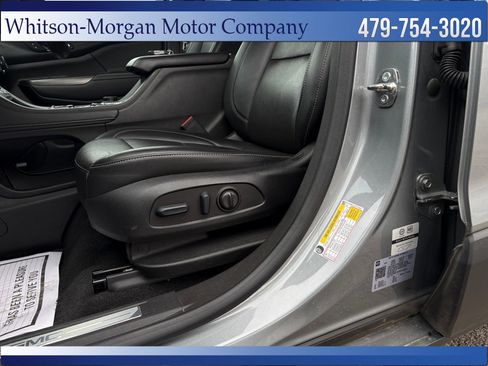 Used 2023 GMC Acadia SLT image 13