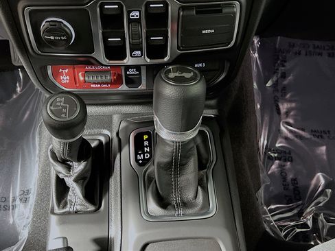 Used 2026 Jeep Wrangler Unlimited Sport AWD/4WD image 23