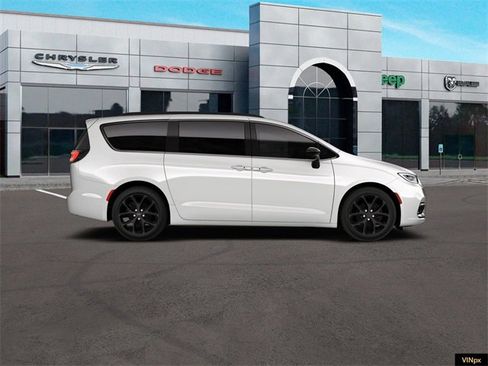 New 2026 Chrysler Pacifica Select w/ S Appearance Package image 9