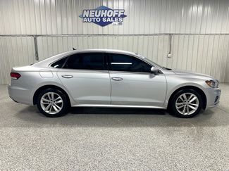 Used 2020 Volkswagen Passat 2.0T SE image 1