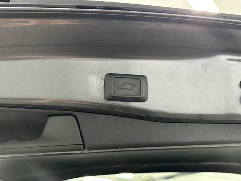 Used 2022 Toyota RAV4 XLE Premium FWD image 20