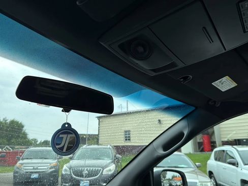 Used 2015 Dodge Grand Caravan R/T image 30