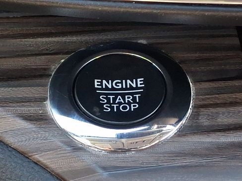 Used 2022 Ford Explorer Limited w/ Equipment Group 301A image 23