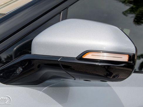 Used 2025 Rivian R1S Premium AWD/4WD image 35