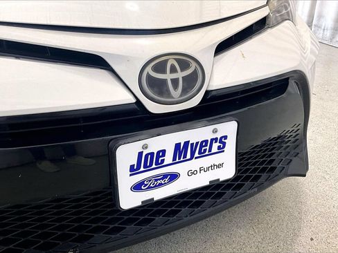 Used 2017 Toyota Corolla SE FWD image 7