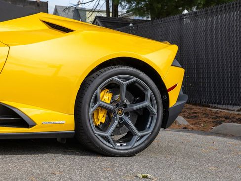 Used 2024 Lamborghini Huracan EVO image 52
