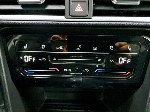 New 2025 Volkswagen Taos SEL image 23