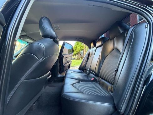 Used 2018 Toyota Camry SE FWD image 67