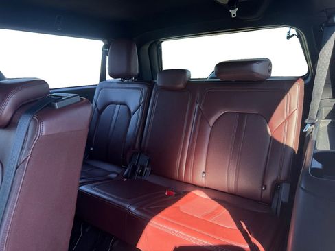 Used 2023 Ford Expedition Max Limited image 11