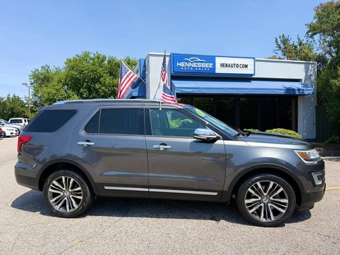 Used 2016 Ford Explorer Platinum AWD/4WD image 6