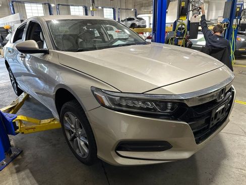 Used 2018 Honda Accord LX image 3
