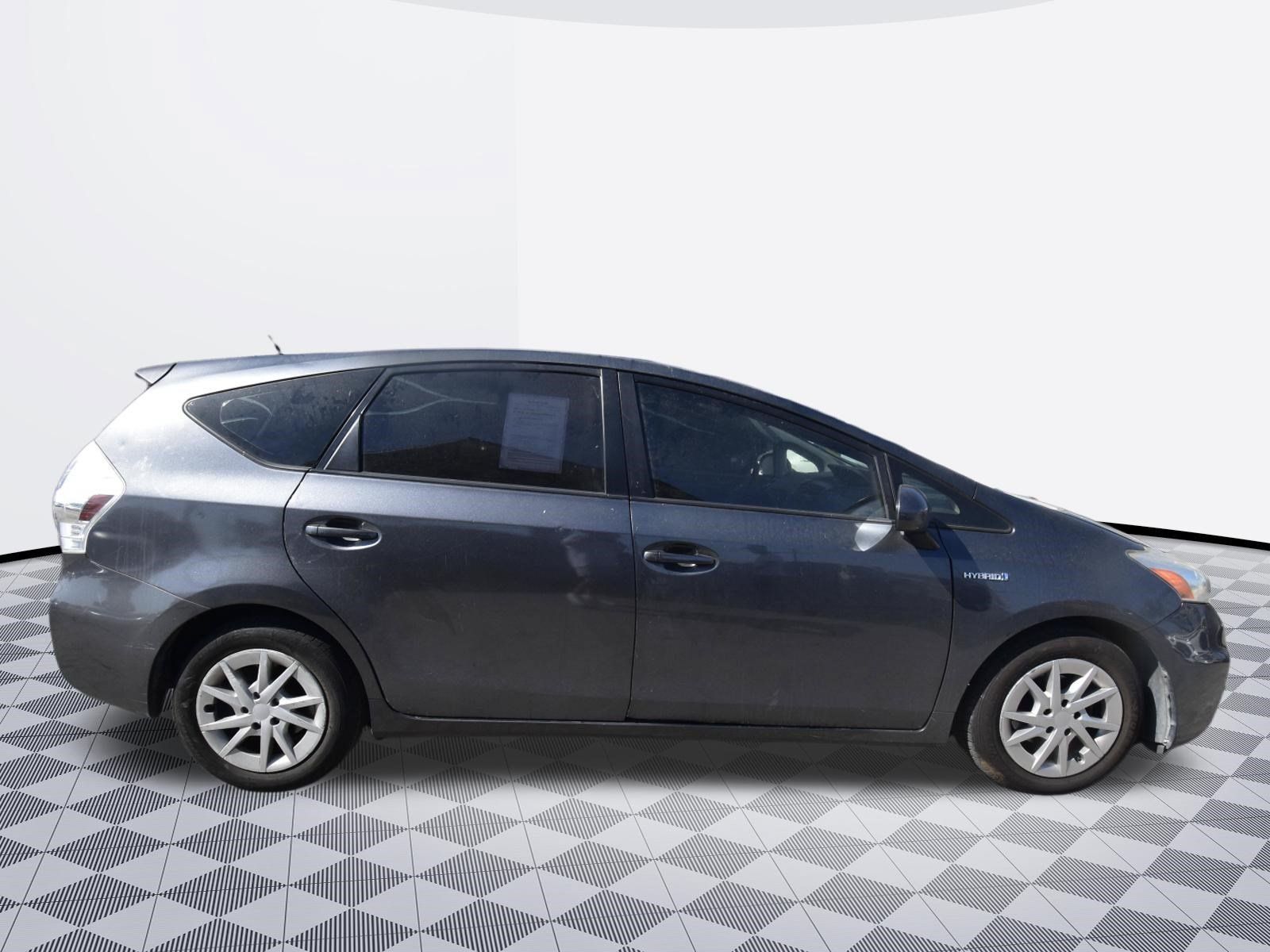 Used 2012 Toyota Prius V Three FWD image 6