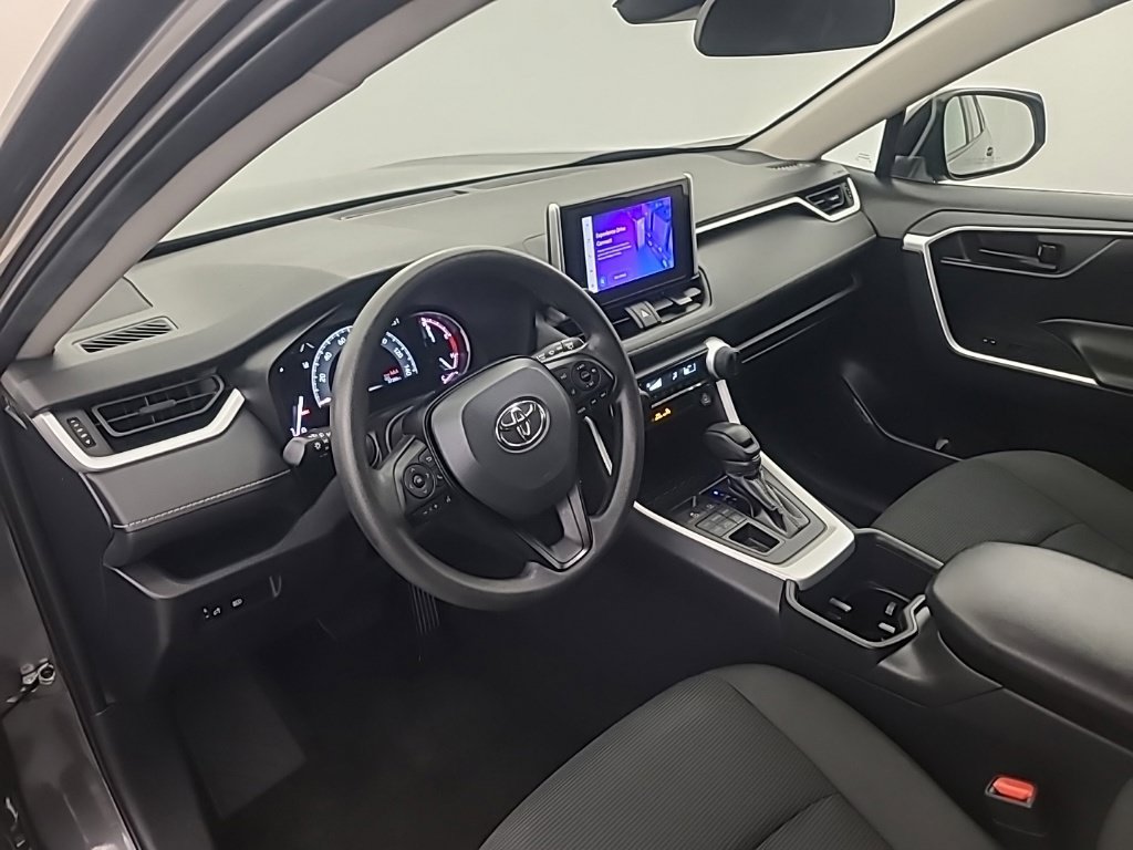 Used 2025 Toyota RAV4 LE AWD/4WD image 23