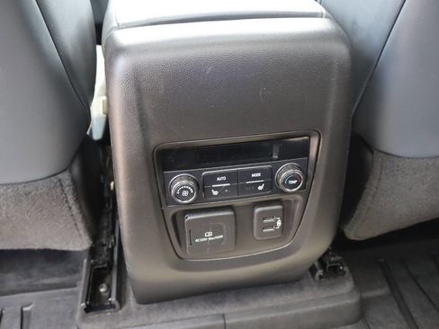Used 2020 Buick Enclave Premium w/ Sun and Sites Package AWD/4WD image 15