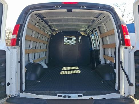 Certified 2024 GMC Savana 2500 w/ Driver Convenience Package RWD image 29