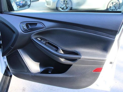 Used 2018 Ford Focus S FWD image 17