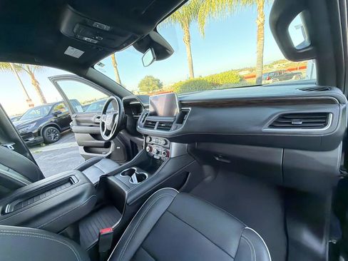 Used 2023 Chevrolet Suburban Premier RWD image 23