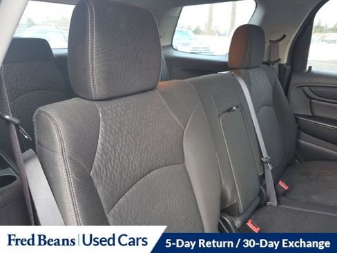Used 2015 GMC Acadia SLE image 12