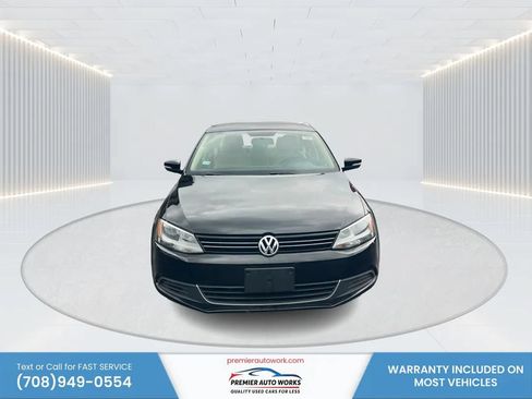 Used 2013 Volkswagen Jetta SE FWD image 2