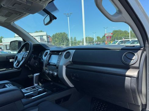 Used 2014 Toyota Tundra SR5 AWD/4WD image 19