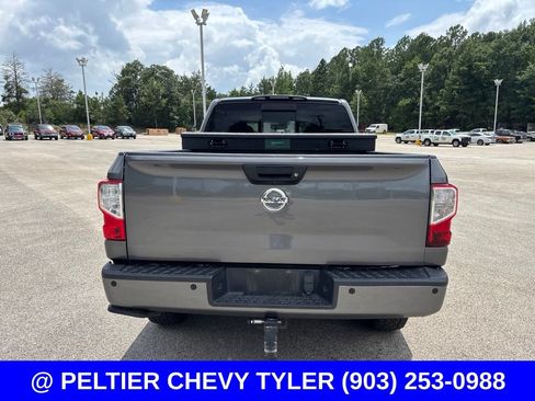Used 2019 Nissan Titan SV w/ SV Convenience Package AWD/4WD image 6