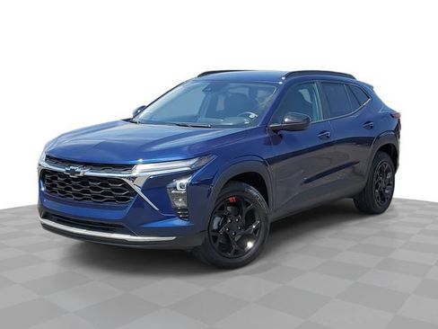 Certified 2024 Chevrolet Trax LT w/ Driver Confidence Package FWD image 1