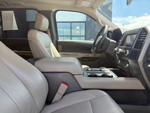 Used 2020 Ford Expedition XLT w/ Equipment Group 202A AWD/4WD image 12