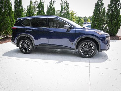 Used 2026 Nissan Rogue Dark Armor FWD image 11