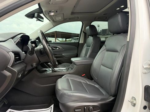 Used 2019 Chevrolet Traverse Premier w/ Driver Confidence II Package FWD image 10
