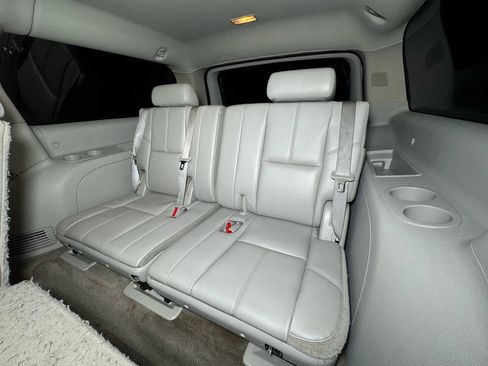 Used 2012 Chevrolet Suburban LT image 23