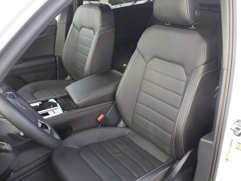 New 2026 Volkswagen Atlas Cross Sport SEL image 14