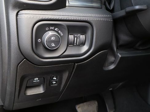 Used 2019 RAM 1500 Limited image 11