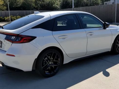 Used 2023 Honda Civic Sport image 8