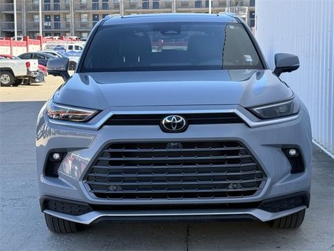 Used 2025 Toyota Grand Highlander AWD Hybrid image 8