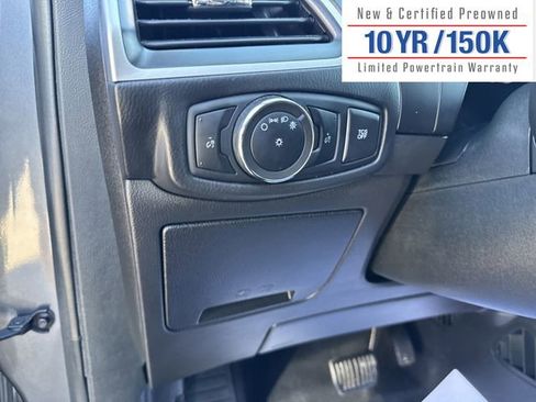 Used 2023 Ford Edge SEL image 17