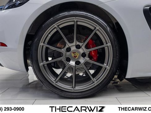 Used 2023 Porsche 718 Cayman GTS RWD image 28