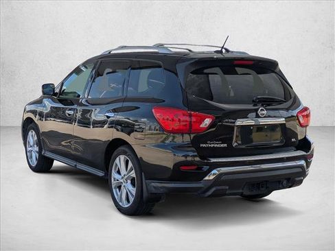 Used 2018 Nissan Pathfinder SL w/ SL Premium Package FWD image 7