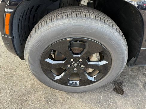 Used 2022 Land Rover Defender 110 X-Dynamic SE image 4