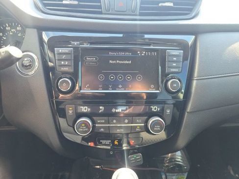 Used 2019 Nissan Rogue SV AWD/4WD image 12