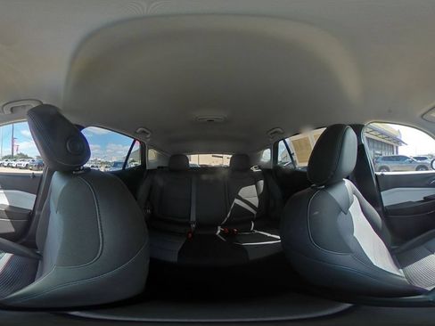 Used 2025 Chevrolet Trax LT FWD image 41