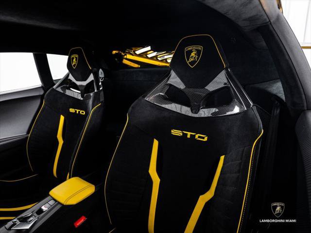 Used 2023 Lamborghini Huracan STO RWD image 34