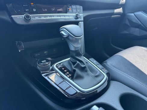 Certified 2025 Kia Seltos EX w/ EX Sunroof Package FWD image 20