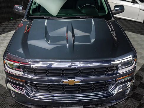 Used 2018 Chevrolet Silverado 1500 LT w/ All Star Edition image 3