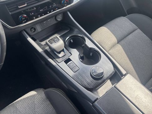 Used 2025 Nissan Rogue SV AWD/4WD image 41