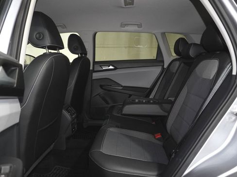 Used 2023 Volkswagen Taos SE FWD image 12