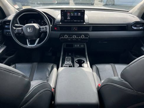 Used 2024 Honda Pilot Touring image 12