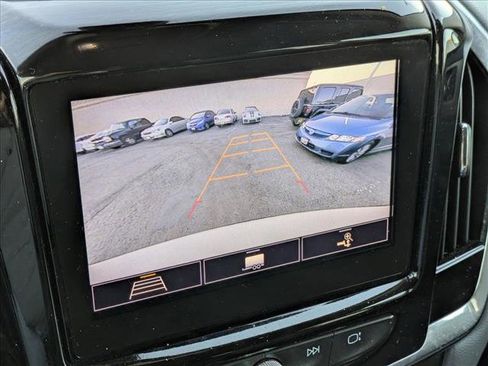 Used 2020 Chevrolet Traverse LT image 14