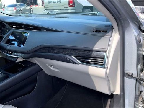 Used 2023 Cadillac XT4 Premium Luxury AWD/4WD image 16